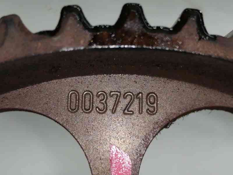 Recambio de polea arbol levas para cadillac cts 3.2 elegance referencia OEM IAM 90573286  