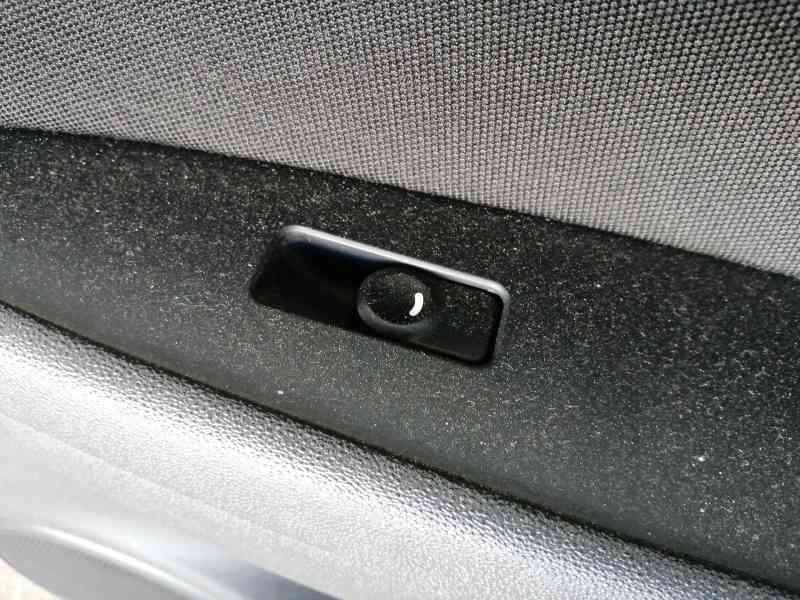 Recambio de puerta trasera derecha para hyundai i30 classic referencia OEM IAM 770042R010  