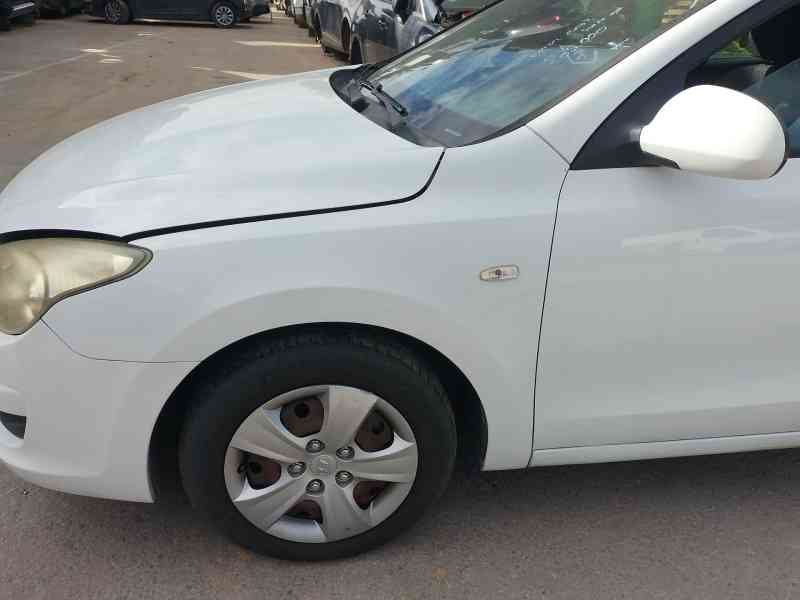 Recambio de aleta delantera izquierda para hyundai i30 (fd) 1.4 referencia OEM IAM 663112R030  