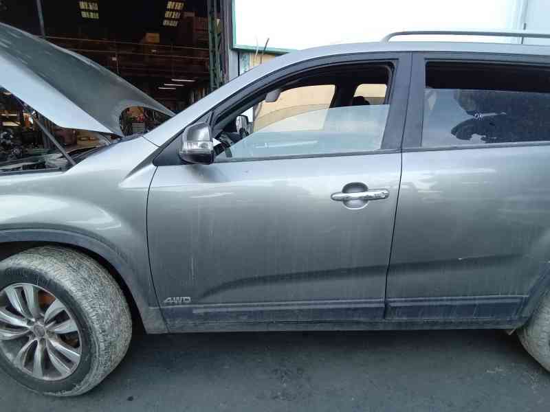 Recambio de puerta delantera izquierda para kia sorento emotion 4wd referencia OEM IAM 761112P010  760032P010