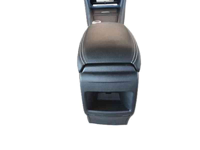 Recambio de apoyabrazos central para mercedes-benz clase gla (x156) gla 220 d (156.903) referencia OEM IAM   