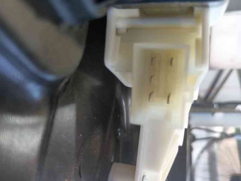 Recambio de elevalunas delantero derecho para mercedes-benz clase gla (x156) gla 220 d (156.903) referencia OEM IAM 1767206600  
