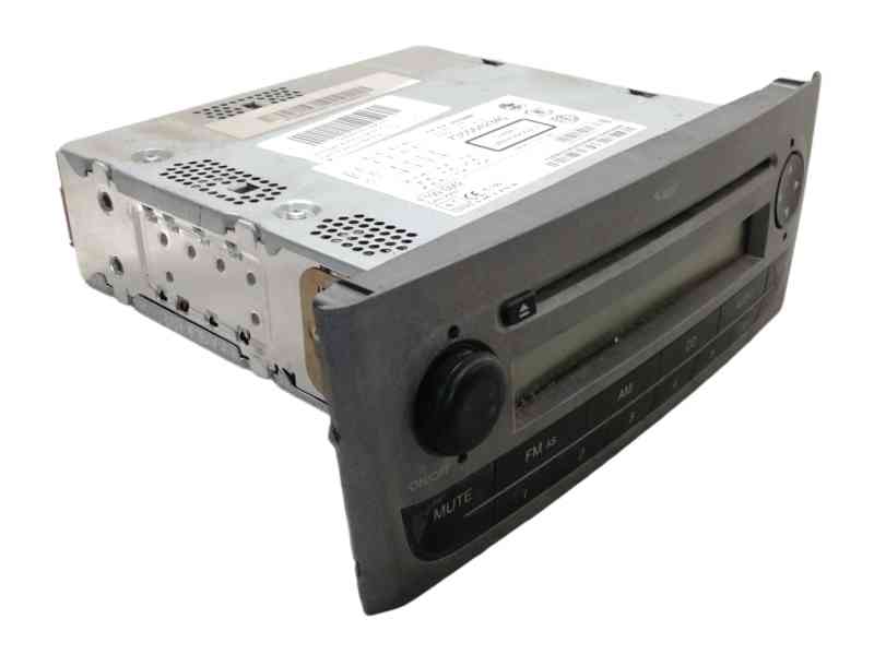 Recambio de sistema audio / radio cd para fiat punto (199) pop referencia OEM IAM 7355642340 28349869 F199SM2 28349869