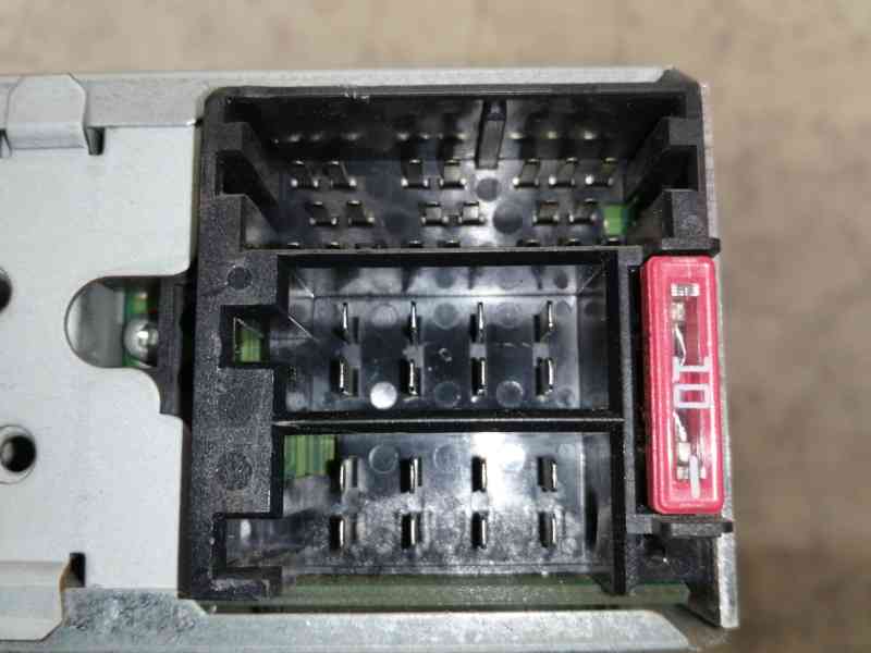 Recambio de sistema audio / radio cd para fiat punto (199) pop referencia OEM IAM 7355642340 28349869 F199SM2 28349869