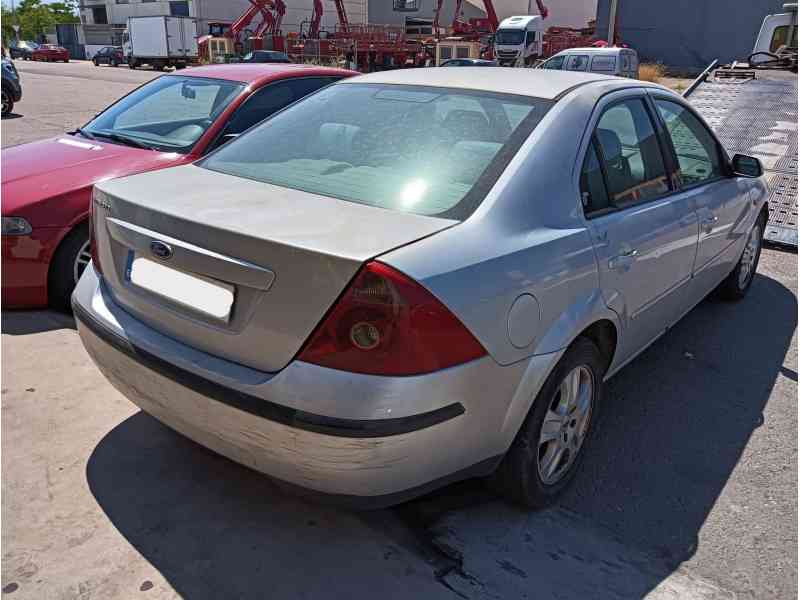 ford mondeo iii sedán (b4y) del año 2001