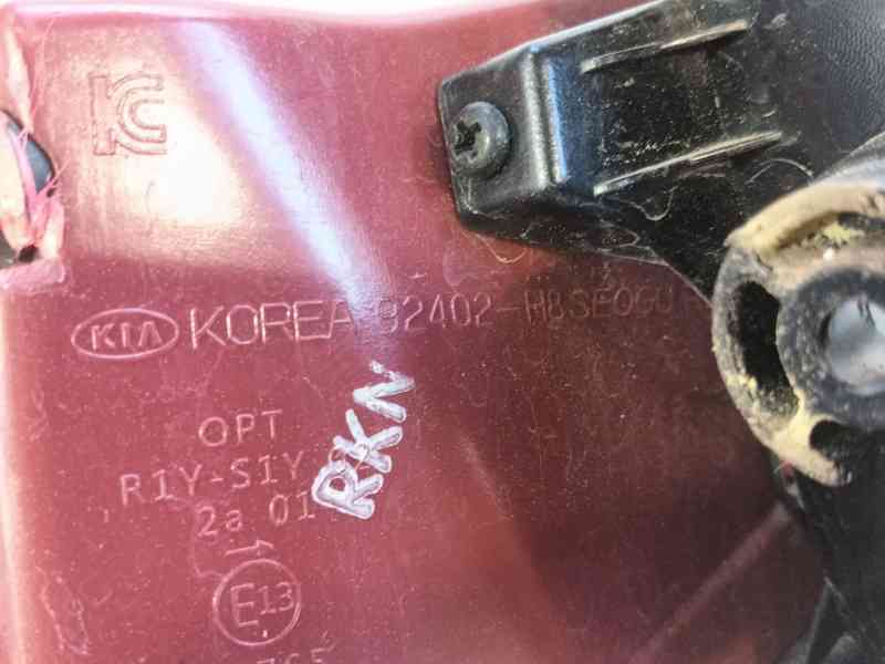 Recambio de piloto trasero derecho para kia stonic (yb) 1.0 t-gdi eco-dynamics+ referencia OEM IAM 92402H8500  