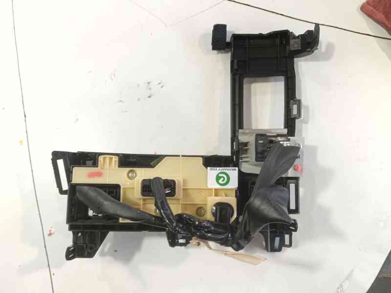 Recambio de consola central para lexus ct (zwa10_) 200h (zwa10_) referencia OEM IAM   