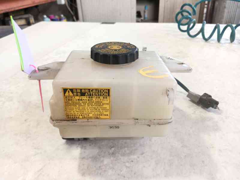 Recambio de deposito liquido frenos para lexus ct (zwa10_) 200h (zwa10_) referencia OEM IAM   