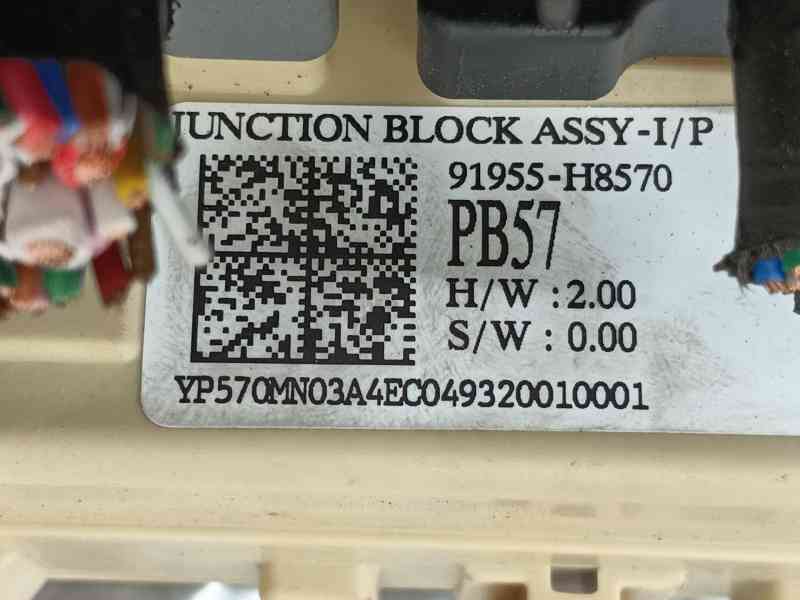 Recambio de caja reles / fusibles para kia stonic (yb) 1.0 t-gdi eco-dynamics+ referencia OEM IAM   
