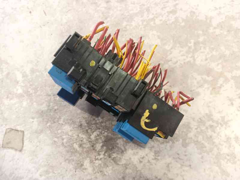 Recambio de caja reles / fusibles para renault captur i (j5_, h5_) 1.5 dci 90 referencia OEM IAM   