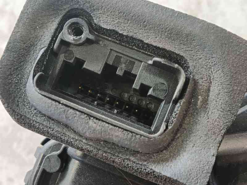 Recambio de cerradura puerta trasera izquierda para skoda fabia iii (nj3) 1.2 tsi referencia OEM IAM   