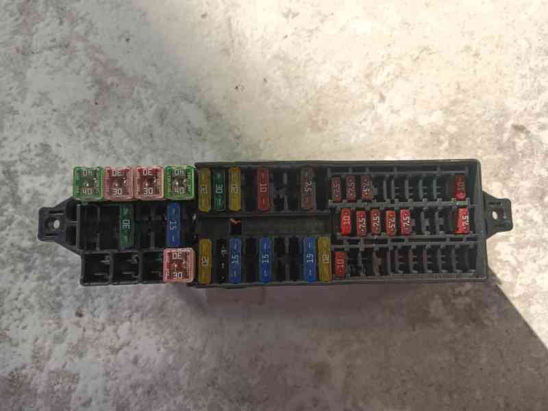 Recambio de caja reles / fusibles para skoda fabia iii (nj3) 1.2 tsi referencia OEM IAM   