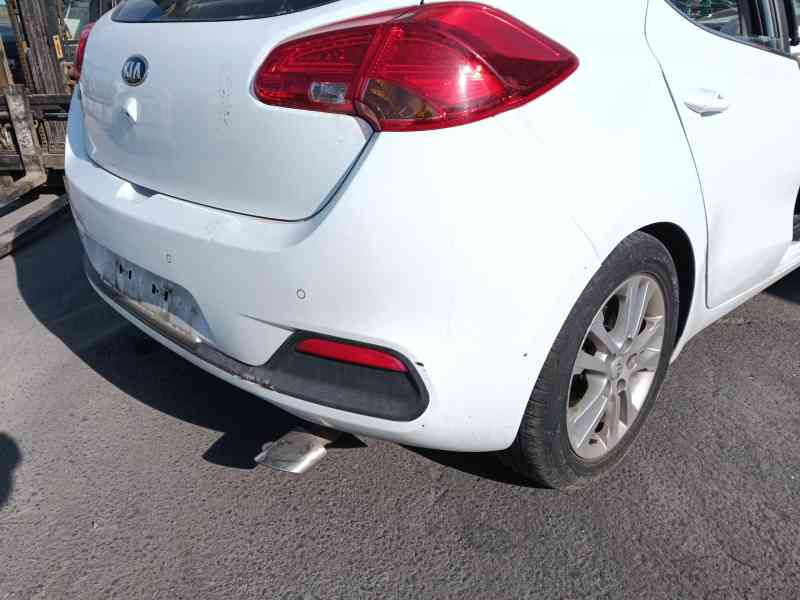 Recambio de paragolpes trasero para kia cee´d (jd) 1.4 cvvt referencia OEM IAM   