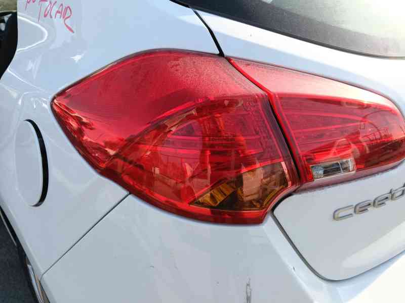 Recambio de piloto trasero izquierdo para kia cee´d (jd) 1.4 cvvt referencia OEM IAM   