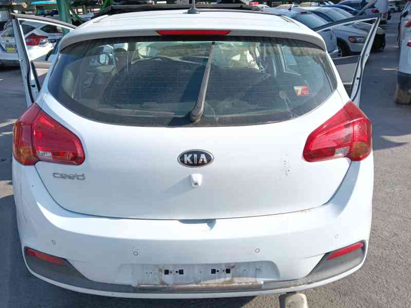 Recambio de porton trasero para kia cee´d (jd) 1.4 cvvt referencia OEM IAM   
