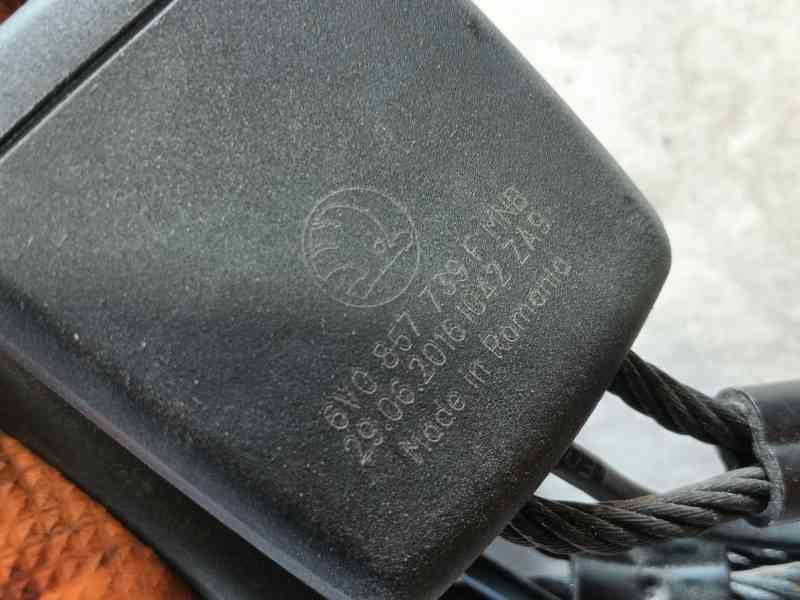 Recambio de enganche cinturon trasero central para skoda fabia iii (nj3) 1.2 tsi referencia OEM IAM   