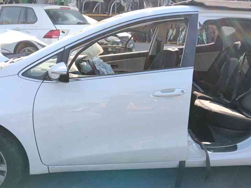 Recambio de puerta delantera izquierda para kia cee´d (jd) 1.4 cvvt referencia OEM IAM   