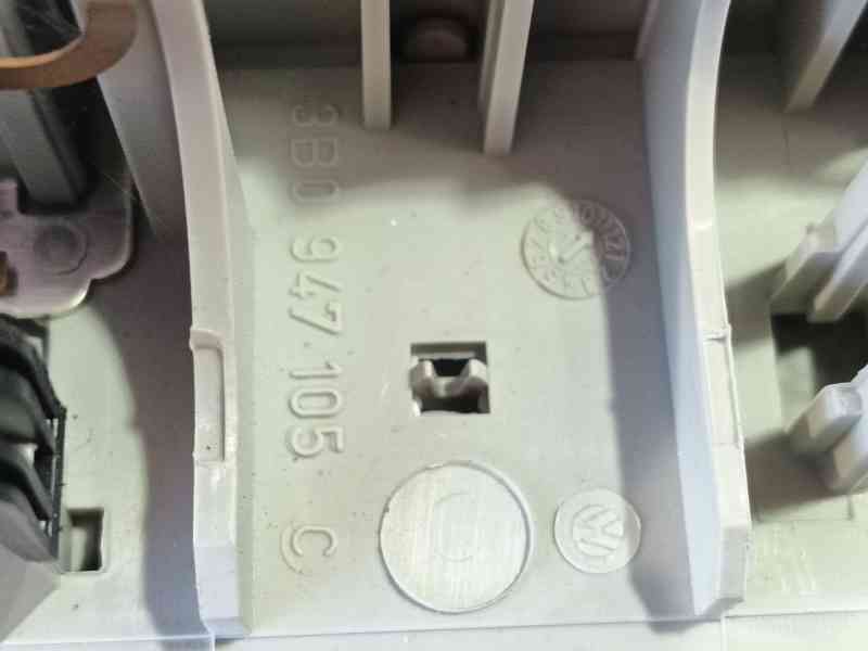 Recambio de luz interior para skoda fabia iii (nj3) 1.2 tsi referencia OEM IAM   