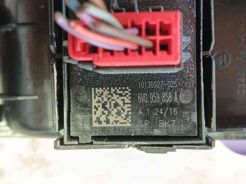 Recambio de mando elevalunas delantero izquierdo para skoda fabia iii (nj3) 1.2 tsi referencia OEM IAM   