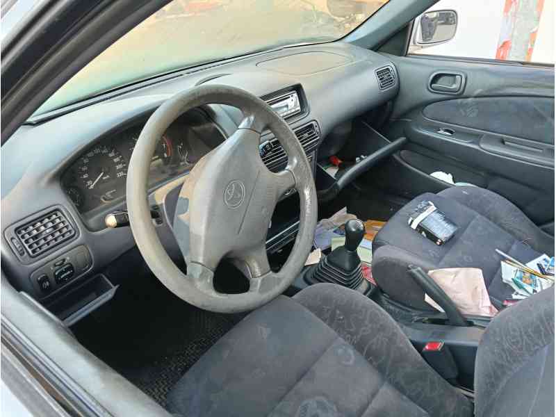 toyota corolla liftback (_e11_) del año 1999