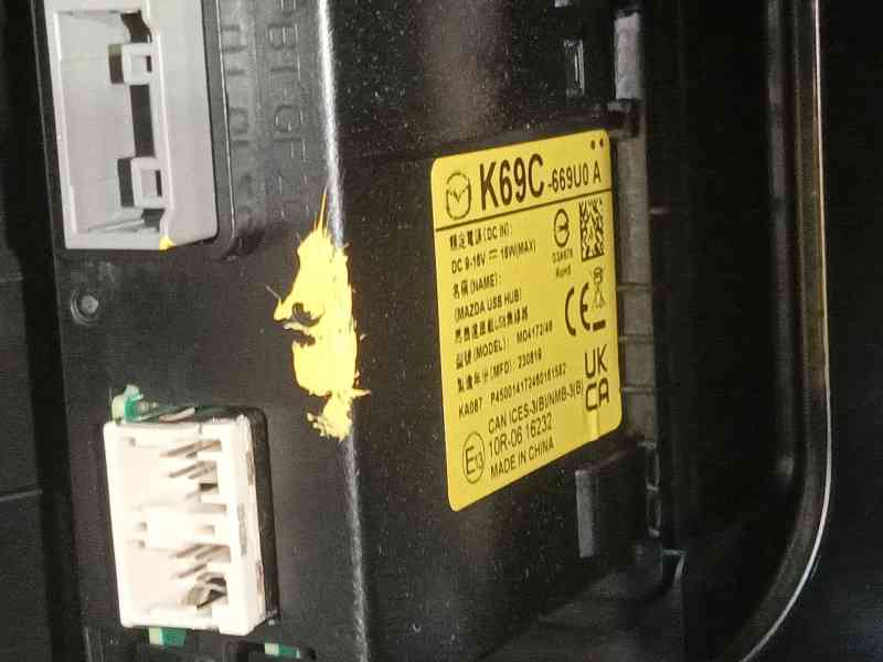Recambio de apoyabrazos central para mazda cx-5 (kf) 2.0 referencia OEM IAM   