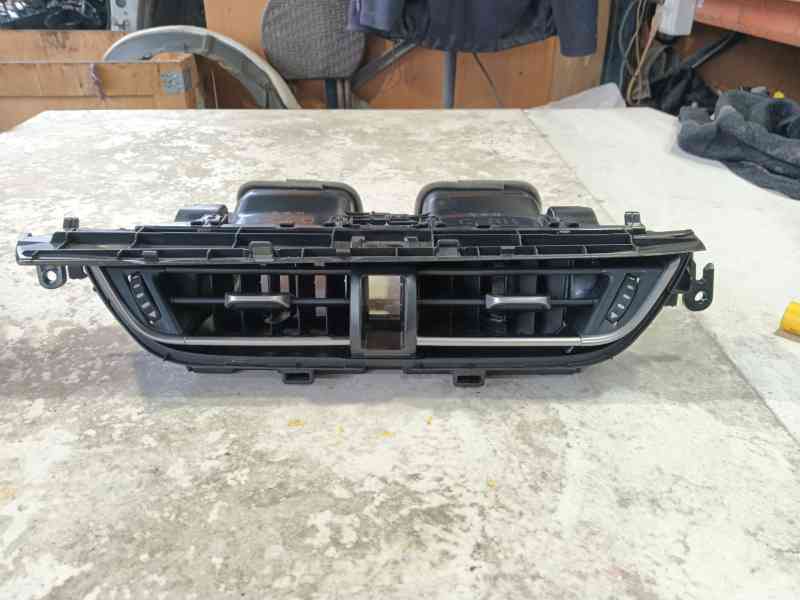 Recambio de aireador central para toyota c-hr (_x1_) 1.8 hybrid (zyx10_, zyx11_) referencia OEM IAM   