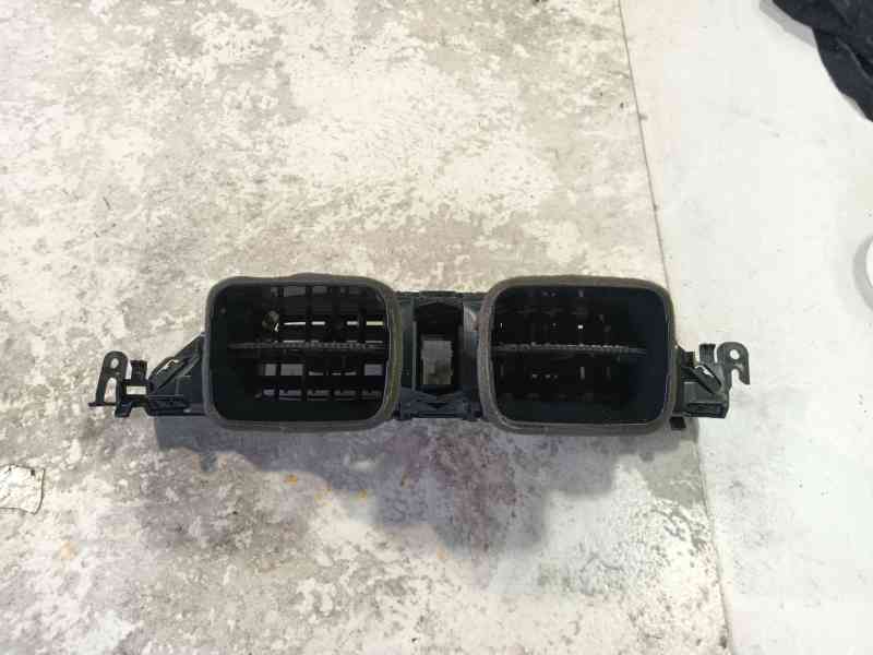 Recambio de aireador central para toyota c-hr (_x1_) 1.8 hybrid (zyx10_, zyx11_) referencia OEM IAM   