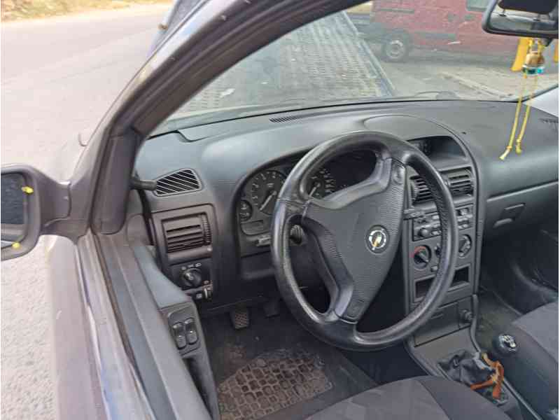 opel astra g hatchback (t98) del año 2001
