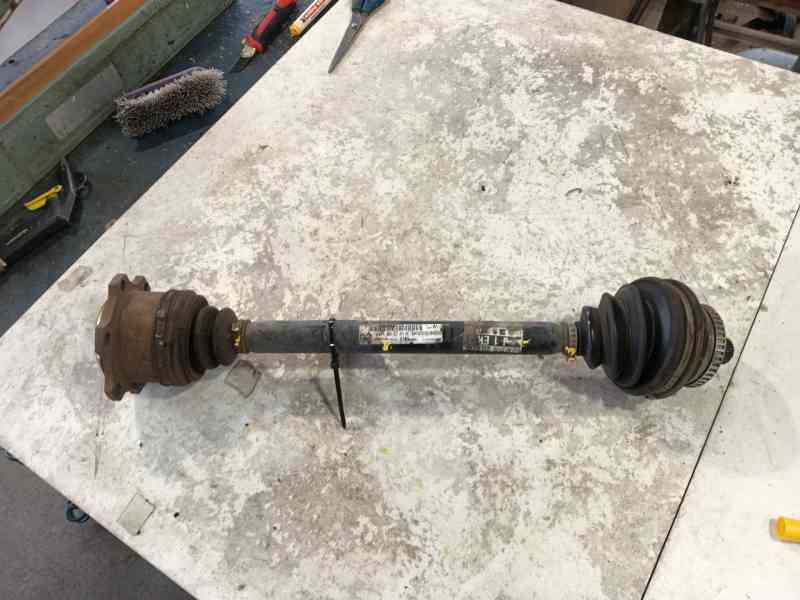 Recambio de transmision delantera izquierda para volkswagen passat b5 (3b2) 1.9 tdi referencia OEM IAM 8D0407451NX / 8D0407451NV