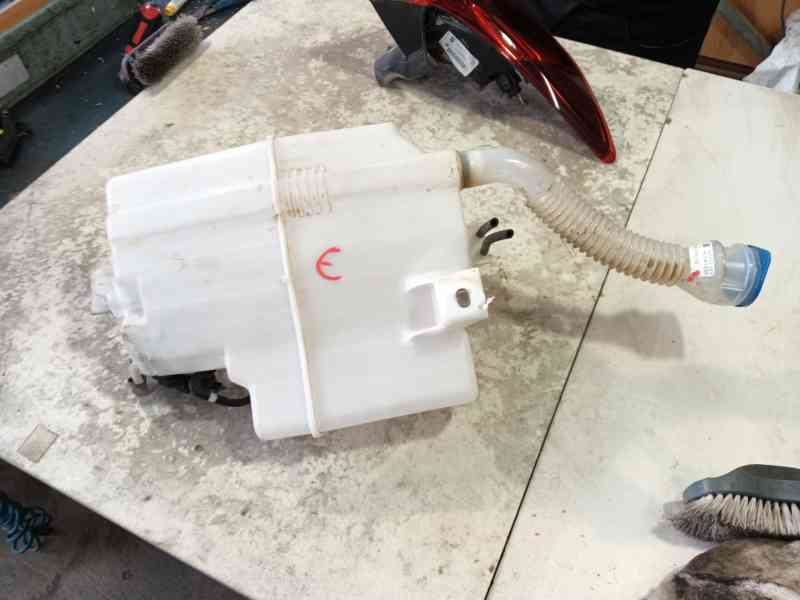 Recambio de deposito limpia para mazda cx-5 (kf) 2.0 referencia OEM IAM KD4567481 / KD5367481  
