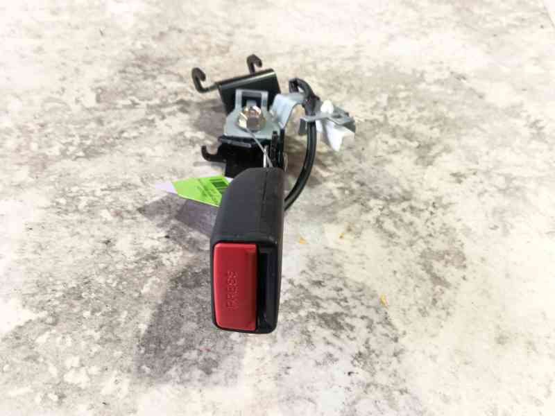 Recambio de enganche cinturon trasero izquierdo para mazda cx-5 (kf) 2.0 referencia OEM IAM   