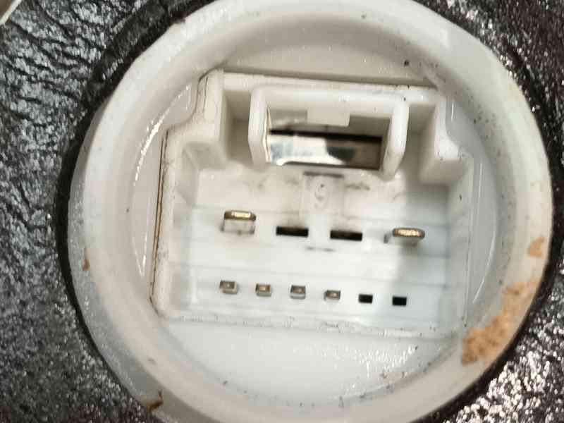 Recambio de cerradura puerta delantera izquierda para toyota c-hr (_x1_) 1.8 hybrid (zyx10_, zyx11_) referencia OEM IAM 69040F40