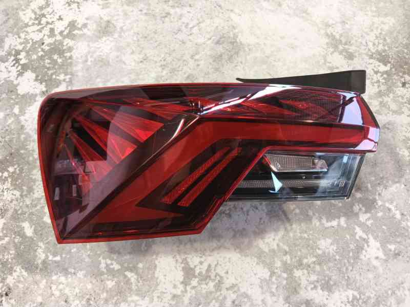 Recambio de piloto trasero izquierdo para skoda octavia iv (nx3, nn3, pv3) 1.5 tsi referencia OEM IAM   