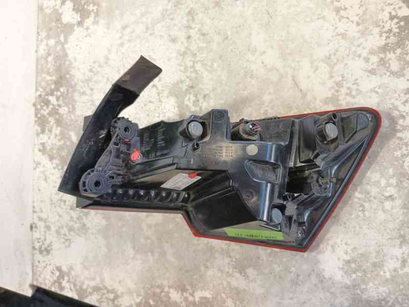 Recambio de piloto trasero izquierdo para skoda octavia iv (nx3, nn3, pv3) 1.5 tsi referencia OEM IAM   