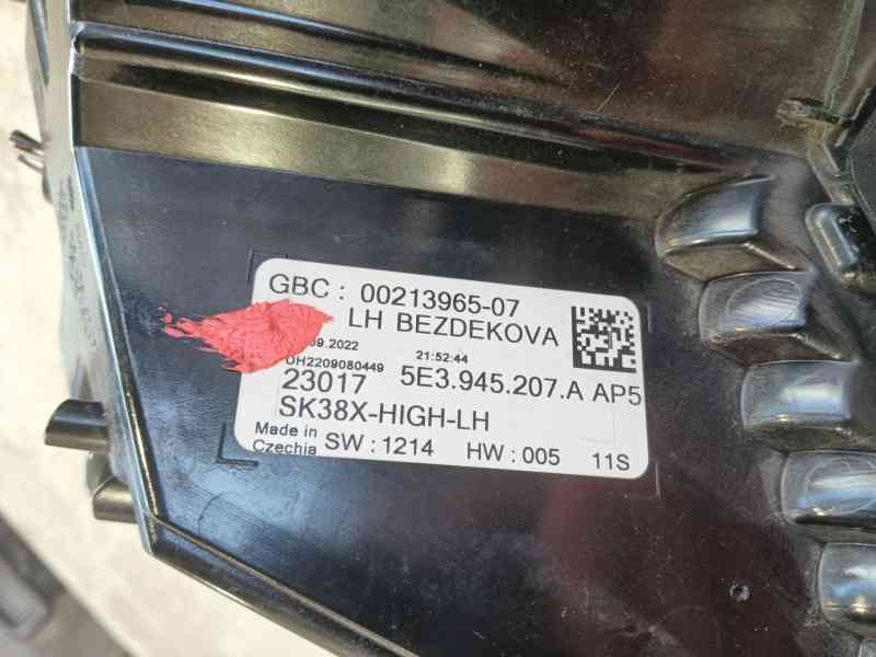 Recambio de piloto trasero izquierdo para skoda octavia iv (nx3, nn3, pv3) 1.5 tsi referencia OEM IAM   