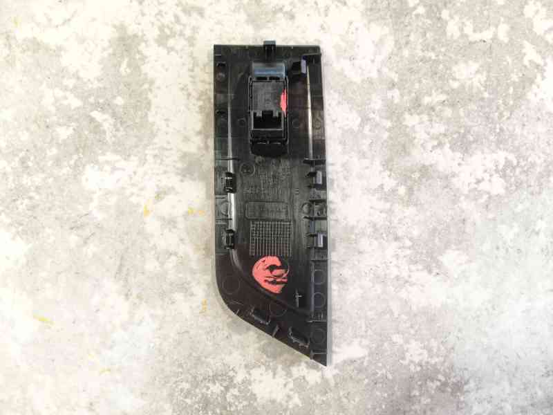 Recambio de mando elevalunas trasero izquierdo para skoda octavia iv (nx3, nn3, pv3) 1.5 tsi referencia OEM IAM   