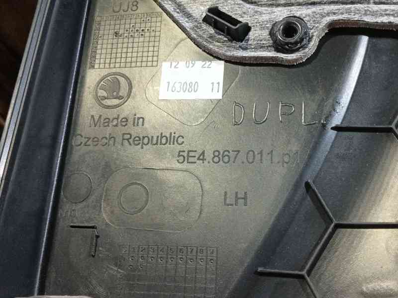 Recambio de guarnecido puerta delantera izquierda para skoda octavia iv (nx3, nn3, pv3) 1.5 tsi referencia OEM IAM   