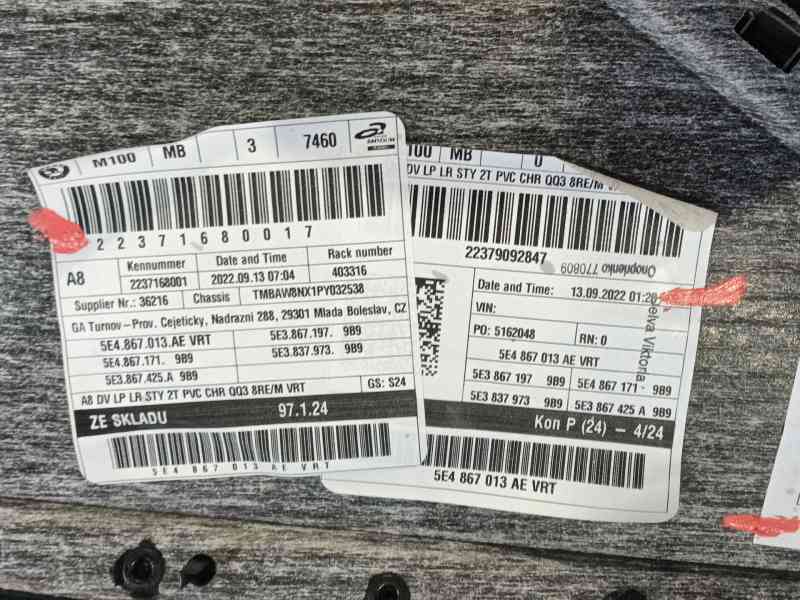 Recambio de guarnecido puerta delantera izquierda para skoda octavia iv (nx3, nn3, pv3) 1.5 tsi referencia OEM IAM   