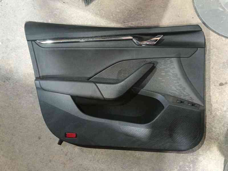 Recambio de guarnecido puerta delantera izquierda para skoda octavia iv (nx3, nn3, pv3) 1.5 tsi referencia OEM IAM   