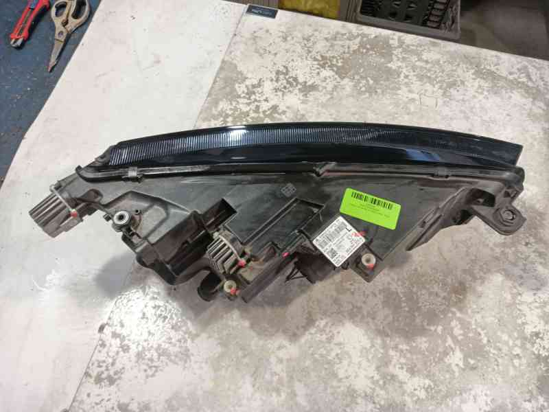 Recambio de faro izquierdo para skoda octavia iv (nx3, nn3, pv3) 1.5 tsi referencia OEM IAM   