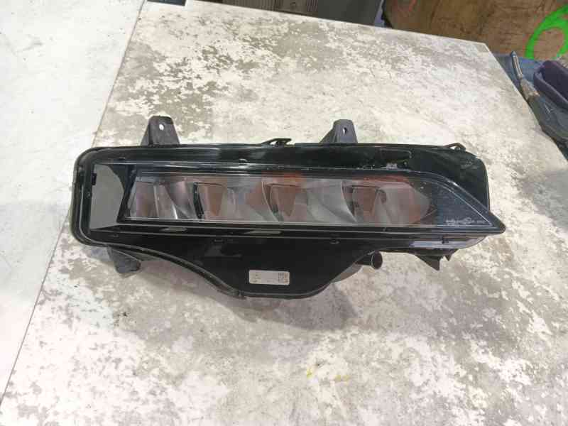 Recambio de faro antiniebla derecho para skoda octavia iv (nx3, nn3, pv3) 1.5 tsi referencia OEM IAM   