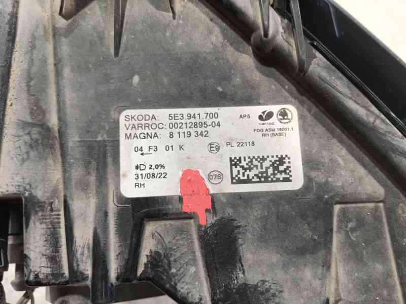 Recambio de faro antiniebla derecho para skoda octavia iv (nx3, nn3, pv3) 1.5 tsi referencia OEM IAM   