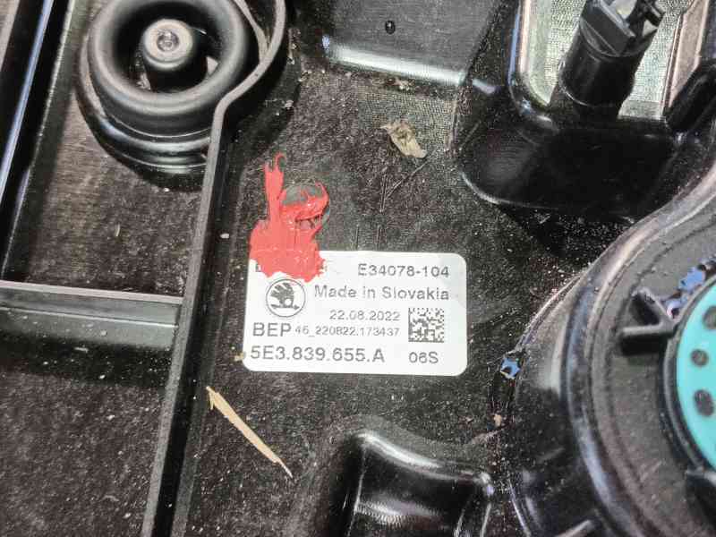 Recambio de elevalunas trasero izquierdo para skoda octavia iv (nx3, nn3, pv3) 1.5 tsi referencia OEM IAM   