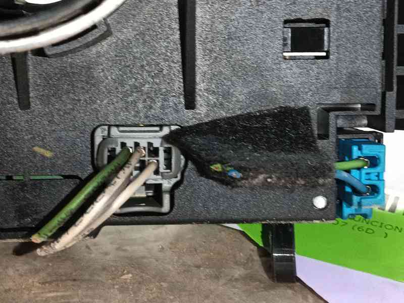 Recambio de mando multifuncion para peugeot 407 (6d_) 1.6 hdi 110 (6d9hzc, 6d9hyc) referencia OEM IAM 6242T0  