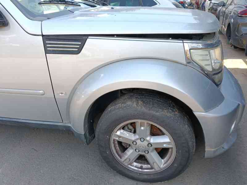 Recambio de aleta delantera derecha para dodge nitro 2.8 crd 4wd referencia OEM IAM   