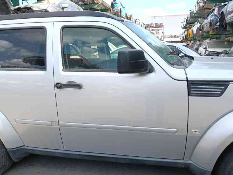 Recambio de puerta delantera derecha para dodge nitro 2.8 crd 4wd referencia OEM IAM   
