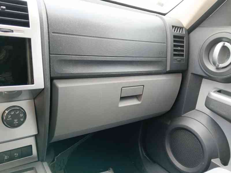 Recambio de guantera para dodge nitro 2.8 crd 4wd referencia OEM IAM   