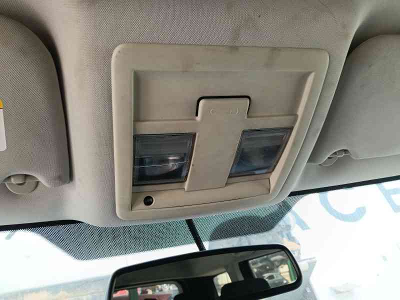 Recambio de luz interior delantera central para dodge nitro 2.8 crd 4wd referencia OEM IAM   