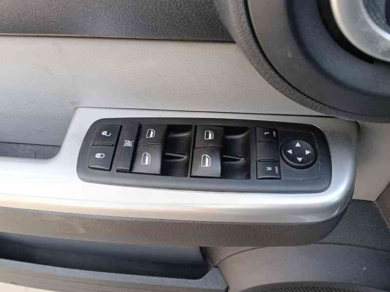 Recambio de mando elevalunas delantero izquierdo para dodge nitro 2.8 crd 4wd referencia OEM IAM   
