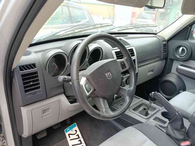 Recambio de salpicadero para dodge nitro 2.8 crd 4wd referencia OEM IAM   